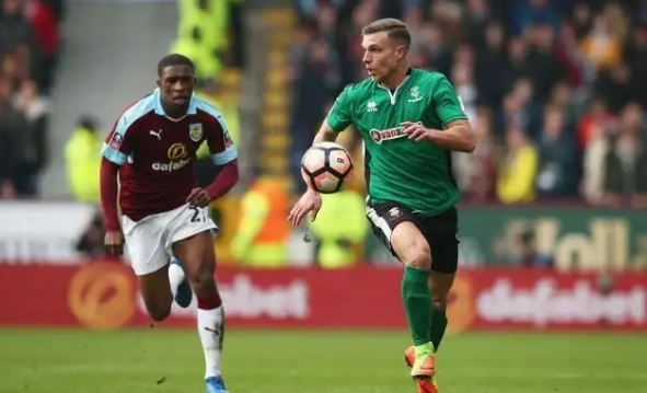 LPL全华班晋级世界赛IG粉丝破防！冠军教练开团IG，BLG采访引热议