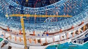 卡尔：我一直在提高右脚技术，能在17岁欧冠进球意义重大